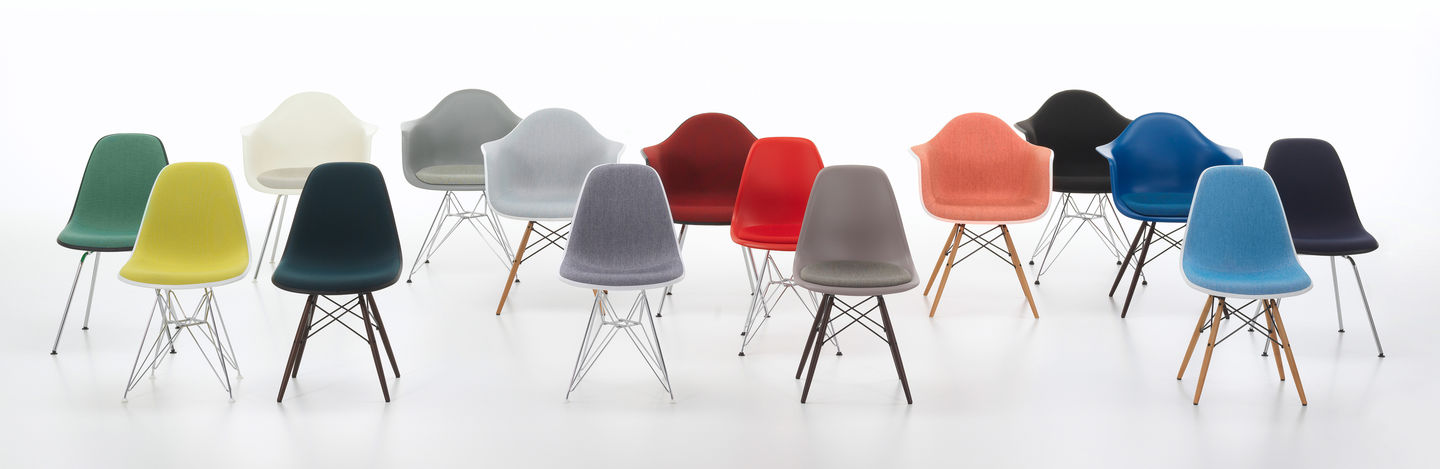 Eames Molded Plastic Side Chair_03